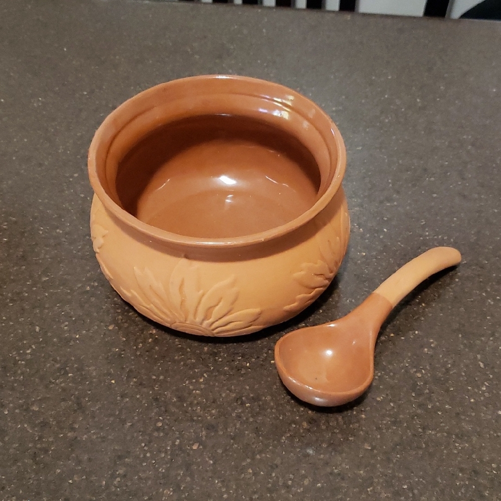 VINTAGE TERRACOTTA SALSA BOWL OR WHATEVER YOU WANT WITH SPOON/DIPPER